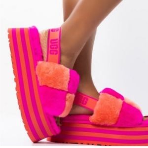 UGG women’s disco checker slide in vibrant coral/rock rose